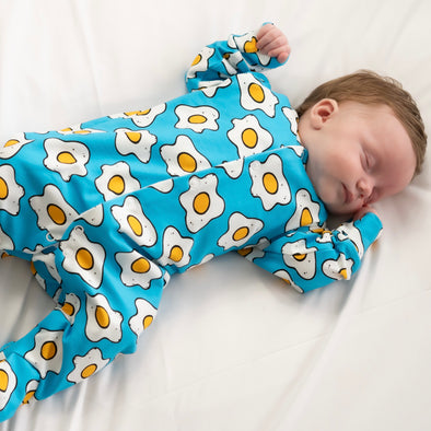 Eggies print cotton sleepsuit