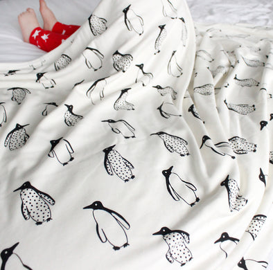 Milk Penguin XXL blanket